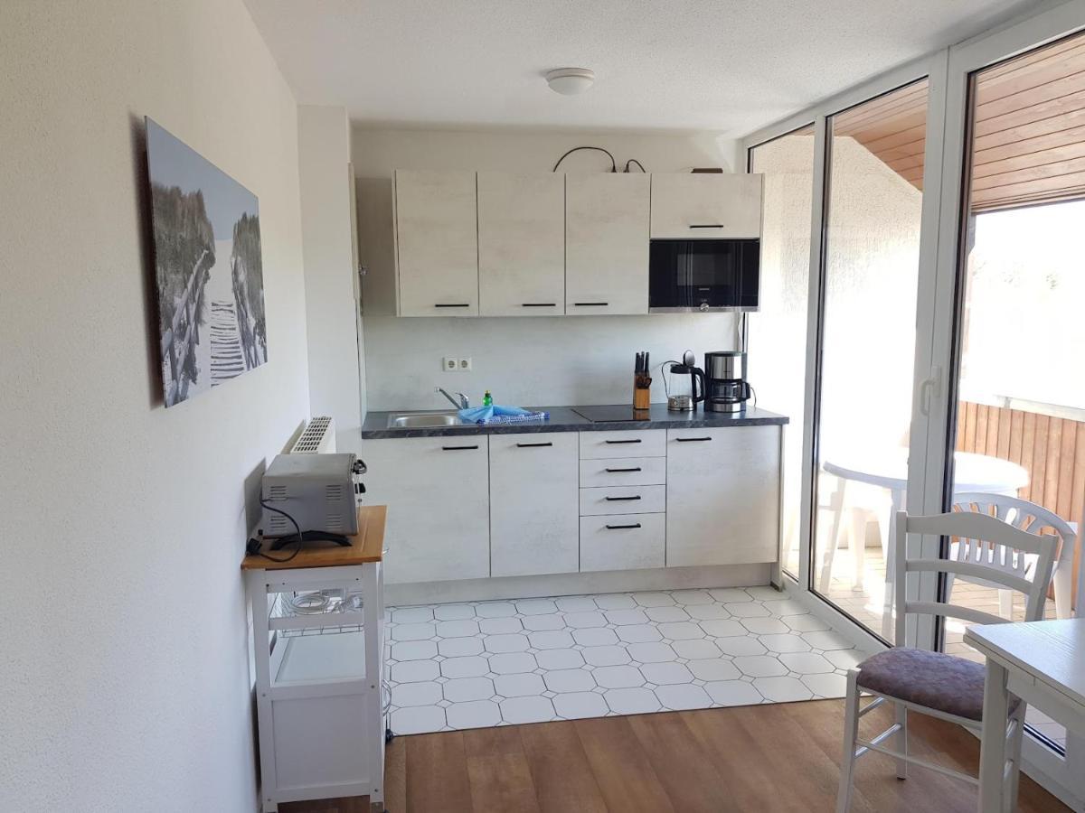 Fewo 18 Im Strandhaus Lobbe Mit Balkon Exterior foto